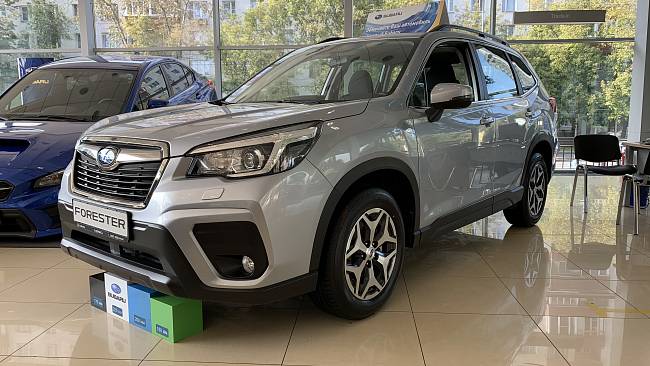 Subaru Forester 20 2.0i CVT 2019 года выпуска
